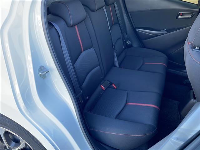 デミオ ＸＤツーリング　禁煙車　純正コネクトナビ　衝突軽減ブレーキ　バックカメラ　クルーズコントロール　ＥＴＣ　スマートキー　プッシュスタート　アイドリングストップ　フルセグＴＶ　純正アルミホイール　オートライト　ＨＩＤ（15枚目）