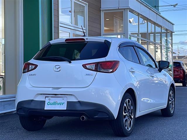 デミオ ＸＤツーリング　禁煙車　純正コネクトナビ　衝突軽減ブレーキ　バックカメラ　クルーズコントロール　ＥＴＣ　スマートキー　プッシュスタート　アイドリングストップ　フルセグＴＶ　純正アルミホイール　オートライト　ＨＩＤ（19枚目）