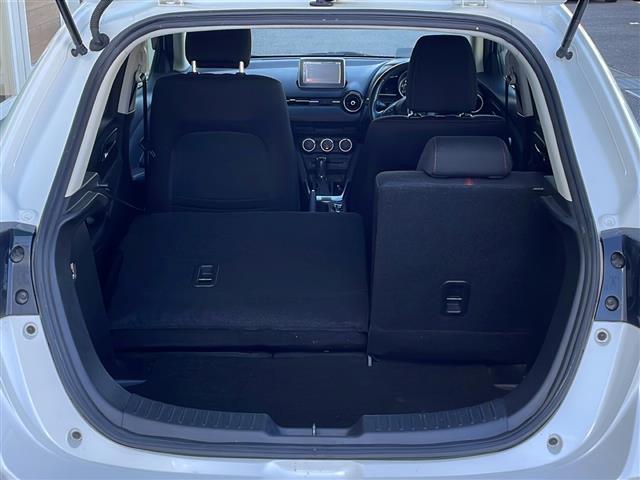 デミオ ＸＤツーリング　禁煙車　純正コネクトナビ　衝突軽減ブレーキ　バックカメラ　クルーズコントロール　ＥＴＣ　スマートキー　プッシュスタート　アイドリングストップ　フルセグＴＶ　純正アルミホイール　オートライト　ＨＩＤ（32枚目）