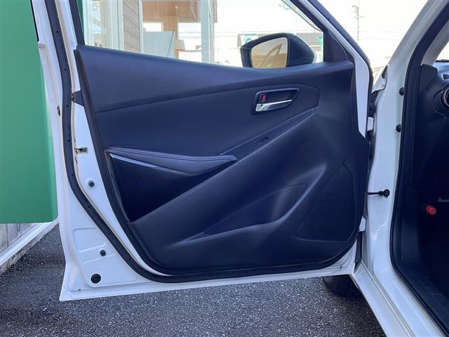 デミオ ＸＤツーリング　禁煙車　純正コネクトナビ　衝突軽減ブレーキ　バックカメラ　クルーズコントロール　ＥＴＣ　スマートキー　プッシュスタート　アイドリングストップ　フルセグＴＶ　純正アルミホイール　オートライト　ＨＩＤ（36枚目）