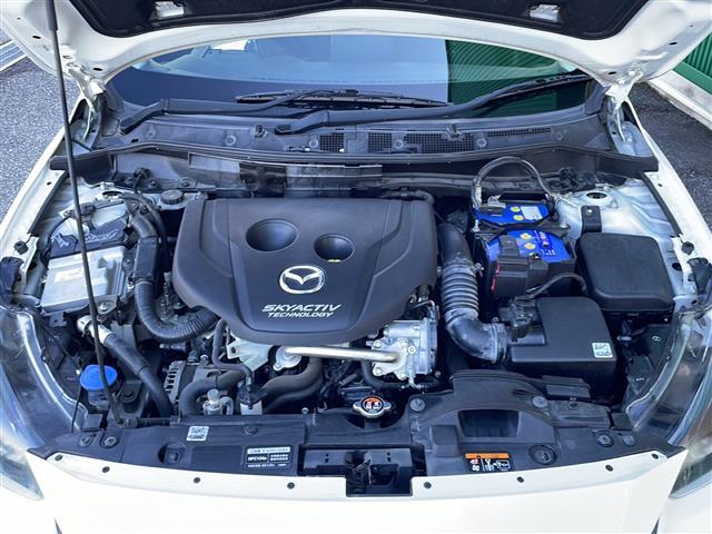 デミオ ＸＤツーリング　禁煙車　純正コネクトナビ　衝突軽減ブレーキ　バックカメラ　クルーズコントロール　ＥＴＣ　スマートキー　プッシュスタート　アイドリングストップ　フルセグＴＶ　純正アルミホイール　オートライト　ＨＩＤ（42枚目）