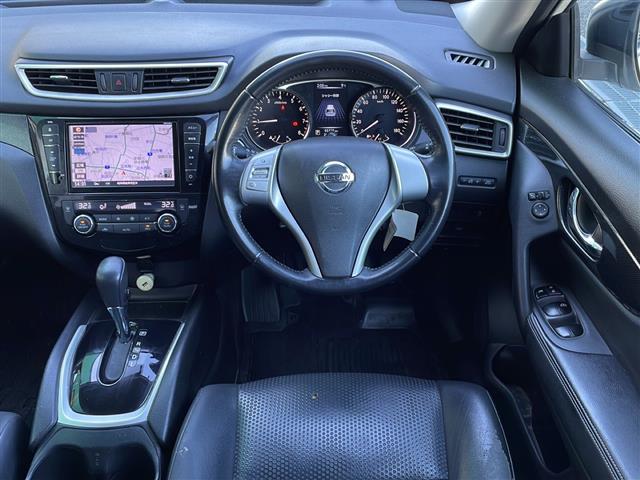 エクストレイル ２０Ｘ　純正ナビ　４ＷＤ　ルーフレール　バックカメラ　ステアリングスイッチ　純正アルミホイール　オートライト　ダウンヒルアシスト　シートヒーター　インテリジェントキー　プッシュスタート　ＨＩＤヘッドライト（2枚目）