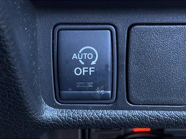 エクストレイル ２０Ｘ　純正ナビ　４ＷＤ　ルーフレール　バックカメラ　ステアリングスイッチ　純正アルミホイール　オートライト　ダウンヒルアシスト　シートヒーター　インテリジェントキー　プッシュスタート　ＨＩＤヘッドライト（9枚目）