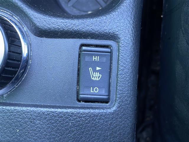 エクストレイル ２０Ｘ　純正ナビ　４ＷＤ　ルーフレール　バックカメラ　ステアリングスイッチ　純正アルミホイール　オートライト　ダウンヒルアシスト　シートヒーター　インテリジェントキー　プッシュスタート　ＨＩＤヘッドライト（11枚目）