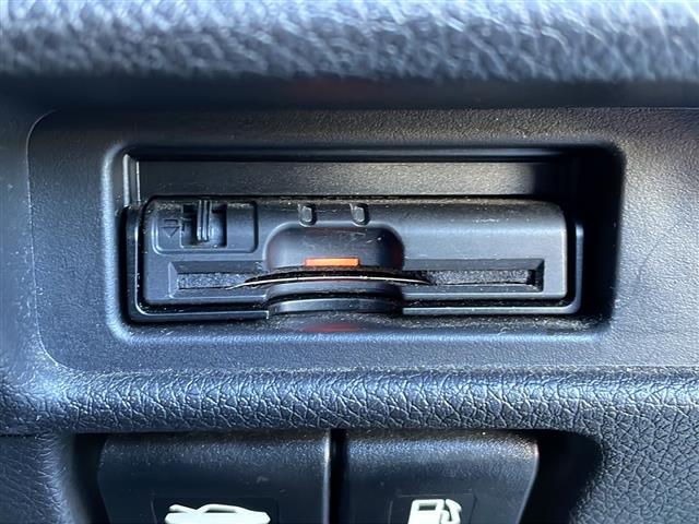 エクストレイル ２０Ｘ　純正ナビ　４ＷＤ　ルーフレール　バックカメラ　ステアリングスイッチ　純正アルミホイール　オートライト　ダウンヒルアシスト　シートヒーター　インテリジェントキー　プッシュスタート　ＨＩＤヘッドライト（14枚目）