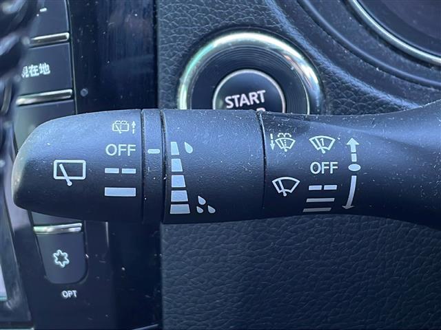 エクストレイル ２０Ｘ　純正ナビ　４ＷＤ　ルーフレール　バックカメラ　ステアリングスイッチ　純正アルミホイール　オートライト　ダウンヒルアシスト　シートヒーター　インテリジェントキー　プッシュスタート　ＨＩＤヘッドライト（15枚目）