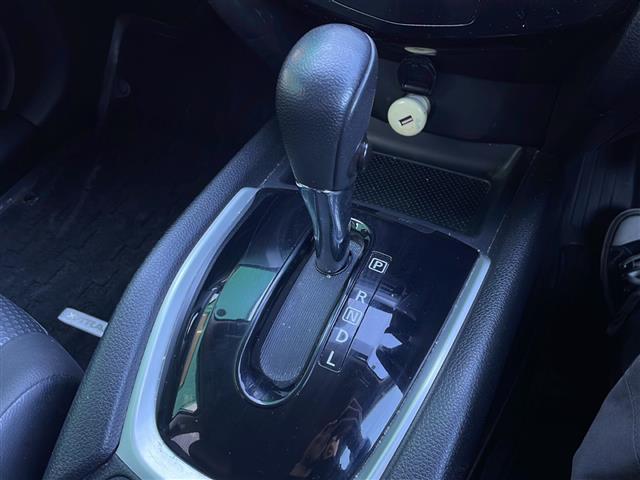 エクストレイル ２０Ｘ　純正ナビ　４ＷＤ　ルーフレール　バックカメラ　ステアリングスイッチ　純正アルミホイール　オートライト　ダウンヒルアシスト　シートヒーター　インテリジェントキー　プッシュスタート　ＨＩＤヘッドライト（29枚目）