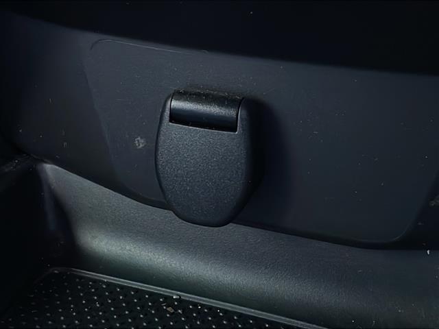 エクストレイル ２０Ｘ　純正ナビ　４ＷＤ　ルーフレール　バックカメラ　ステアリングスイッチ　純正アルミホイール　オートライト　ダウンヒルアシスト　シートヒーター　インテリジェントキー　プッシュスタート　ＨＩＤヘッドライト（30枚目）