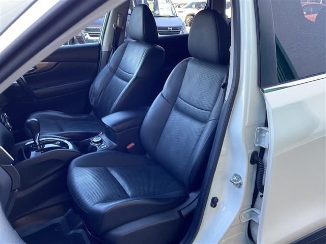 エクストレイル ２０Ｘ　純正ナビ　４ＷＤ　ルーフレール　バックカメラ　ステアリングスイッチ　純正アルミホイール　オートライト　ダウンヒルアシスト　シートヒーター　インテリジェントキー　プッシュスタート　ＨＩＤヘッドライト（34枚目）