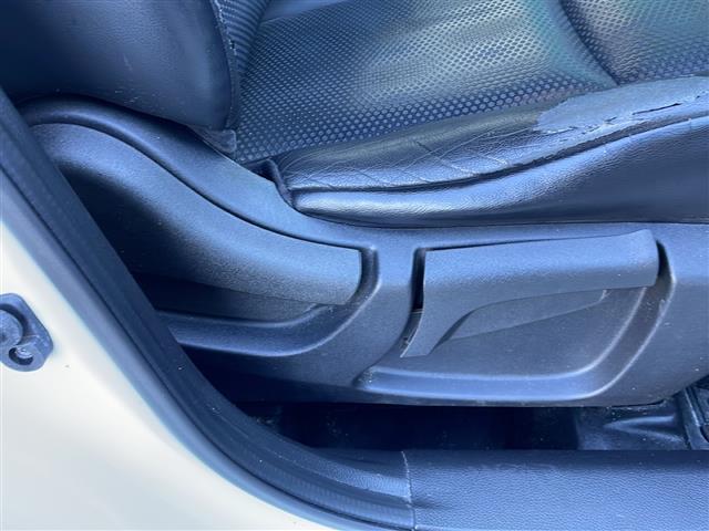 エクストレイル ２０Ｘ　純正ナビ　４ＷＤ　ルーフレール　バックカメラ　ステアリングスイッチ　純正アルミホイール　オートライト　ダウンヒルアシスト　シートヒーター　インテリジェントキー　プッシュスタート　ＨＩＤヘッドライト（36枚目）