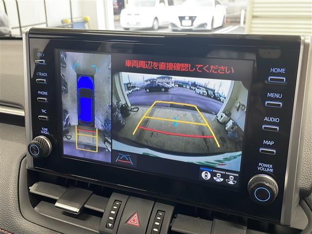 ＲＡＶ４ ＰＨＶ ブラックトーン　禁煙車　純正コネクトナビ　パノラミックビューモニタ　プリクラッシュセーフティ　ＢＳＭ　レーダークルーズコントロール　パワーバックドア　ＬＫＡ　ステアリングヒーター　ＡＣ１００Ｖ　充電ケーブル　純正ＡＷ（4枚目）