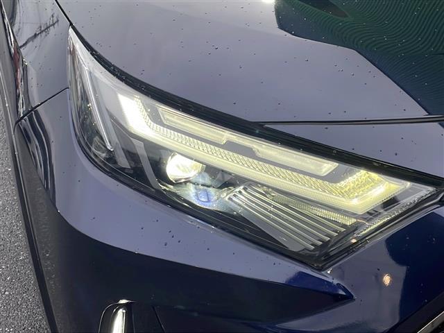 ＲＡＶ４ ＰＨＶ ブラックトーン　禁煙車　純正コネクトナビ　パノラミックビューモニタ　プリクラッシュセーフティ　ＢＳＭ　レーダークルーズコントロール　パワーバックドア　ＬＫＡ　ステアリングヒーター　ＡＣ１００Ｖ　充電ケーブル　純正ＡＷ（21枚目）