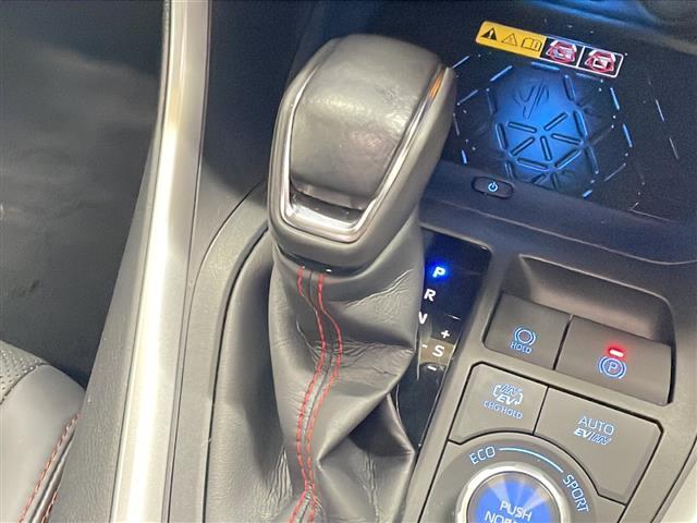 ＲＡＶ４ ＰＨＶ ブラックトーン　禁煙車　純正コネクトナビ　パノラミックビューモニタ　プリクラッシュセーフティ　ＢＳＭ　レーダークルーズコントロール　パワーバックドア　ＬＫＡ　ステアリングヒーター　ＡＣ１００Ｖ　充電ケーブル　純正ＡＷ（25枚目）