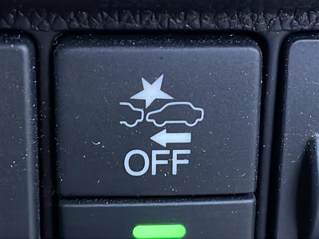 フィット １３Ｇ・Ｆ　禁煙車　純正ナビ　衝突軽減ブレーキ　レーンキープアシスト　バックカメラ　オートエアコン　アイドリングストップ　社外アルミホイール　シートリスター　電動格納ミラー　プッシュスタート　スマートキー　ＢＴ（6枚目）