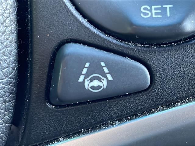 フィット １３Ｇ・Ｆ　禁煙車　純正ナビ　衝突軽減ブレーキ　レーンキープアシスト　バックカメラ　オートエアコン　アイドリングストップ　社外アルミホイール　シートリスター　電動格納ミラー　プッシュスタート　スマートキー　ＢＴ（12枚目）