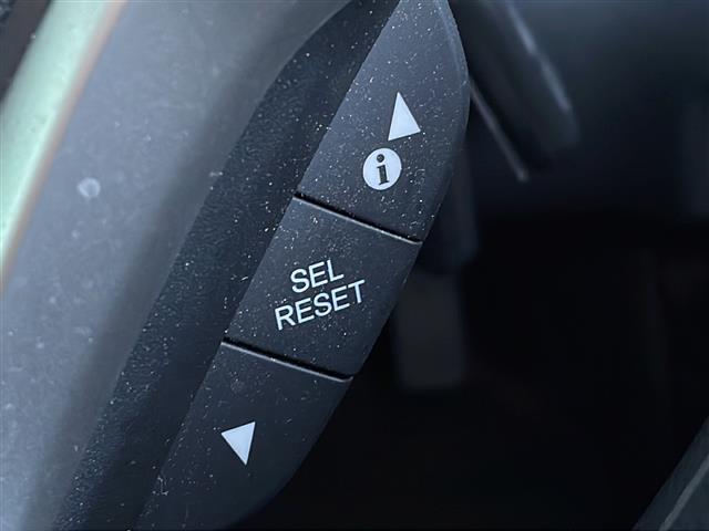 フィット １３Ｇ・Ｆ　禁煙車　純正ナビ　衝突軽減ブレーキ　レーンキープアシスト　バックカメラ　オートエアコン　アイドリングストップ　社外アルミホイール　シートリスター　電動格納ミラー　プッシュスタート　スマートキー　ＢＴ（23枚目）