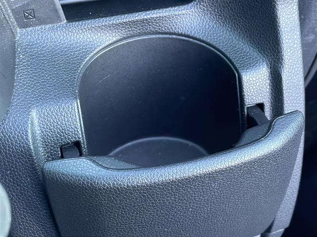 フィット １３Ｇ・Ｆ　禁煙車　純正ナビ　衝突軽減ブレーキ　レーンキープアシスト　バックカメラ　オートエアコン　アイドリングストップ　社外アルミホイール　シートリスター　電動格納ミラー　プッシュスタート　スマートキー　ＢＴ（39枚目）