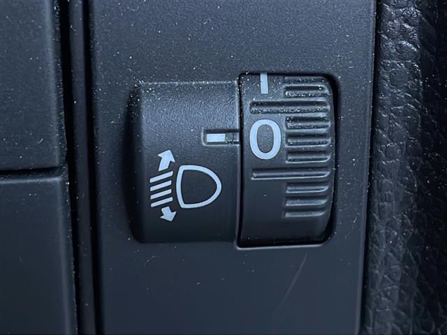 フィット １３Ｇ・Ｆ　禁煙車　純正ナビ　衝突軽減ブレーキ　レーンキープアシスト　バックカメラ　オートエアコン　アイドリングストップ　社外アルミホイール　シートリスター　電動格納ミラー　プッシュスタート　スマートキー　ＢＴ（41枚目）