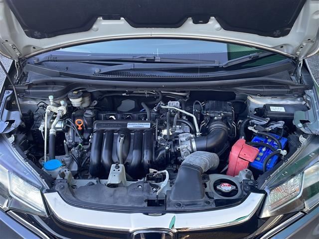 フィット １３Ｇ・Ｆ　禁煙車　純正ナビ　衝突軽減ブレーキ　レーンキープアシスト　バックカメラ　オートエアコン　アイドリングストップ　社外アルミホイール　シートリスター　電動格納ミラー　プッシュスタート　スマートキー　ＢＴ（42枚目）