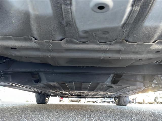 フィット １３Ｇ・Ｆ　禁煙車　純正ナビ　衝突軽減ブレーキ　レーンキープアシスト　バックカメラ　オートエアコン　アイドリングストップ　社外アルミホイール　シートリスター　電動格納ミラー　プッシュスタート　スマートキー　ＢＴ（43枚目）