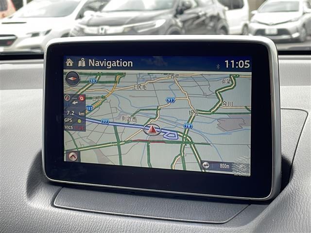 デミオ 13S アーバンスタイリッシュモード 禁煙車 純正ナビ 衝突軽減ブレーキ BSM オートライト スマートキー シートヒーター istop 社外ETC ステアリングリモコン バックカメラ フルセグTV プッシュスタート スマートキー BT(3枚目)