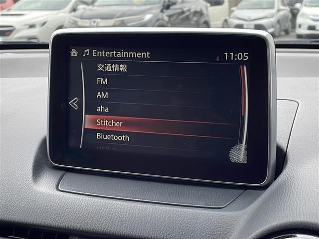 デミオ 13S アーバンスタイリッシュモード 禁煙車 純正ナビ 衝突軽減ブレーキ BSM オートライト スマートキー シートヒーター istop 社外ETC ステアリングリモコン バックカメラ フルセグTV プッシュスタート スマートキー BT(4枚目)