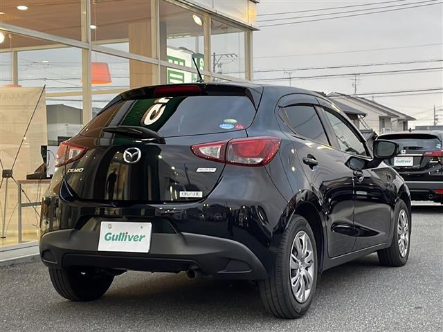 デミオ 13S アーバンスタイリッシュモード 禁煙車 純正ナビ 衝突軽減ブレーキ BSM オートライト スマートキー シートヒーター istop 社外ETC ステアリングリモコン バックカメラ フルセグTV プッシュスタート スマートキー BT(18枚目)