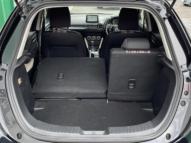 デミオ 13S アーバンスタイリッシュモード 禁煙車 純正ナビ 衝突軽減ブレーキ BSM オートライト スマートキー シートヒーター istop 社外ETC ステアリングリモコン バックカメラ フルセグTV プッシュスタート スマートキー BT(40枚目)