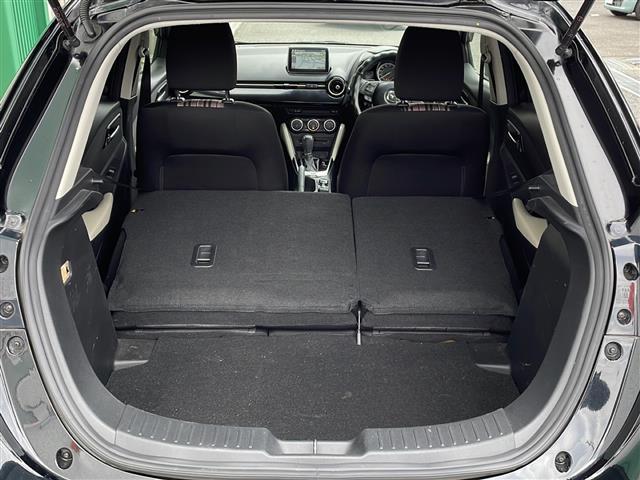 デミオ 13S アーバンスタイリッシュモード 禁煙車 純正ナビ 衝突軽減ブレーキ BSM オートライト スマートキー シートヒーター istop 社外ETC ステアリングリモコン バックカメラ フルセグTV プッシュスタート スマートキー BT(41枚目)