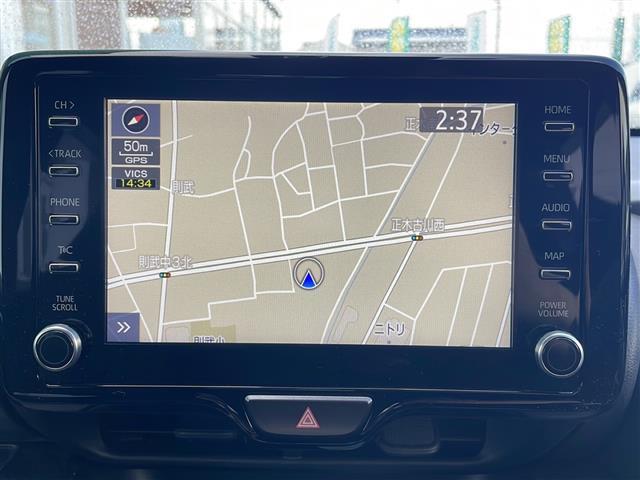 ヤリス ハイブリッドＧ　純正ナビ　ＳＤナビ　トヨタセーフティセンス　パノラミックビューモニター　禁煙車　バックカメラ　クリアランスソナー　ＬＥＤヘッドライト　クルコン　スマートキー　純正夏用タイヤ積み込み　ＢＴオーディオ（3枚目）
