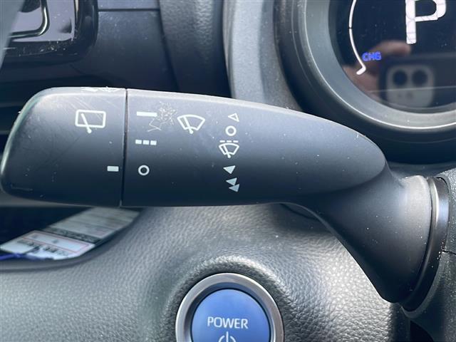 ヤリス ハイブリッドＧ　純正ナビ　ＳＤナビ　トヨタセーフティセンス　パノラミックビューモニター　禁煙車　バックカメラ　クリアランスソナー　ＬＥＤヘッドライト　クルコン　スマートキー　純正夏用タイヤ積み込み　ＢＴオーディオ（8枚目）