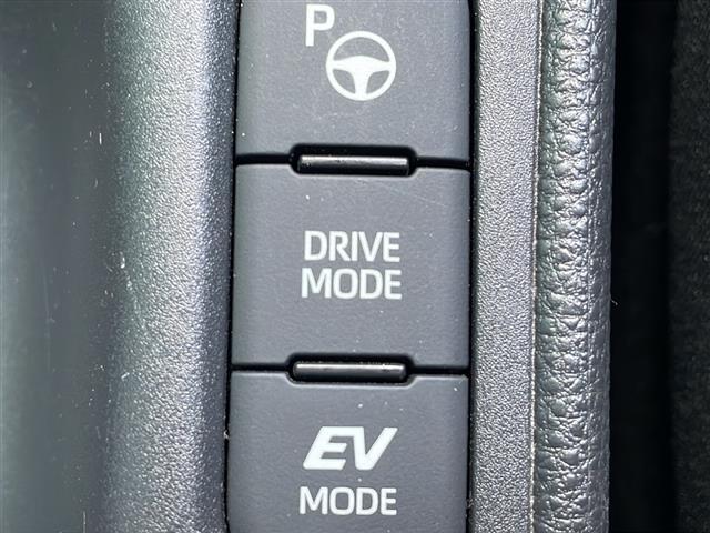 ヤリス ハイブリッドＧ　純正ナビ　ＳＤナビ　トヨタセーフティセンス　パノラミックビューモニター　禁煙車　バックカメラ　クリアランスソナー　ＬＥＤヘッドライト　クルコン　スマートキー　純正夏用タイヤ積み込み　ＢＴオーディオ（11枚目）