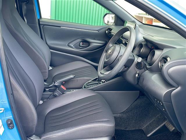 ヤリス ハイブリッドＧ　純正ナビ　ＳＤナビ　トヨタセーフティセンス　パノラミックビューモニター　禁煙車　バックカメラ　クリアランスソナー　ＬＥＤヘッドライト　クルコン　スマートキー　純正夏用タイヤ積み込み　ＢＴオーディオ（15枚目）