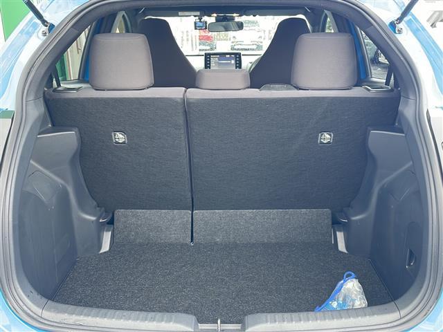 ヤリス ハイブリッドＧ　純正ナビ　ＳＤナビ　トヨタセーフティセンス　パノラミックビューモニター　禁煙車　バックカメラ　クリアランスソナー　ＬＥＤヘッドライト　クルコン　スマートキー　純正夏用タイヤ積み込み　ＢＴオーディオ（17枚目）