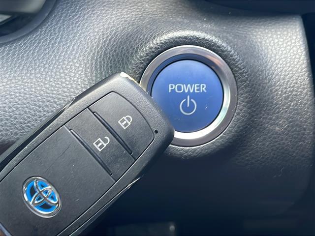 ヤリス ハイブリッドＧ　純正ナビ　ＳＤナビ　トヨタセーフティセンス　パノラミックビューモニター　禁煙車　バックカメラ　クリアランスソナー　ＬＥＤヘッドライト　クルコン　スマートキー　純正夏用タイヤ積み込み　ＢＴオーディオ（26枚目）