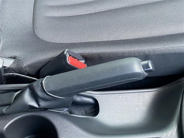 ヤリス ハイブリッドＧ　純正ナビ　ＳＤナビ　トヨタセーフティセンス　パノラミックビューモニター　禁煙車　バックカメラ　クリアランスソナー　ＬＥＤヘッドライト　クルコン　スマートキー　純正夏用タイヤ積み込み　ＢＴオーディオ（31枚目）