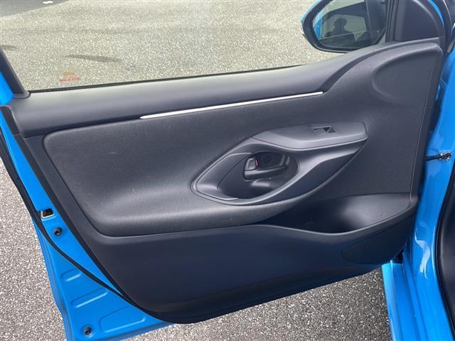 ヤリス ハイブリッドＧ　純正ナビ　ＳＤナビ　トヨタセーフティセンス　パノラミックビューモニター　禁煙車　バックカメラ　クリアランスソナー　ＬＥＤヘッドライト　クルコン　スマートキー　純正夏用タイヤ積み込み　ＢＴオーディオ（40枚目）