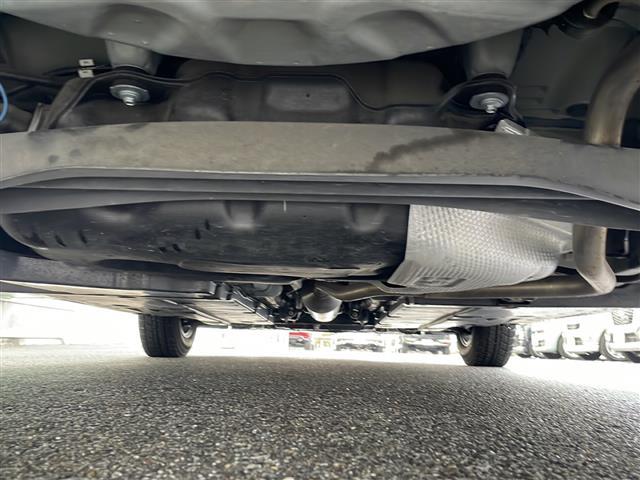 ヤリス ハイブリッドＧ　純正ナビ　ＳＤナビ　トヨタセーフティセンス　パノラミックビューモニター　禁煙車　バックカメラ　クリアランスソナー　ＬＥＤヘッドライト　クルコン　スマートキー　純正夏用タイヤ積み込み　ＢＴオーディオ（43枚目）