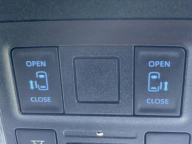 ノア Ｓ－Ｇ　禁煙車　純正コネクトナビ　バックカメラ　両側パワスラ　フリップダウンモニター　クリアランスソナー　トヨタセーフティセンス　プリクラッシュセーフティ　ＬＫＡ　クルーズコントロール　オートハイビーム（9枚目）