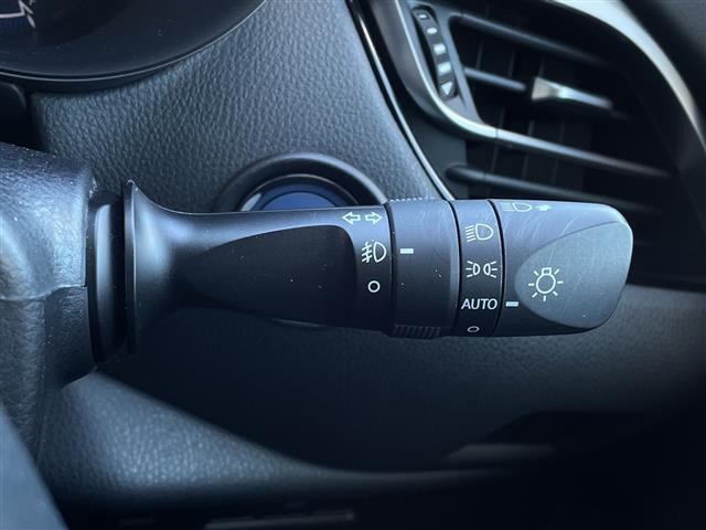 Ｃ－ＨＲ Ｇ　禁煙車　純正ナビ　トヨタセーフティセンス　電動パーキングブレーキ　クルーズコントロール　バックカメラ　オートライト　オートマチックハイビーム　ＬＥＤヘッドライト　フォグランプ　ＡＡＣ　Ｐスタート（10枚目）