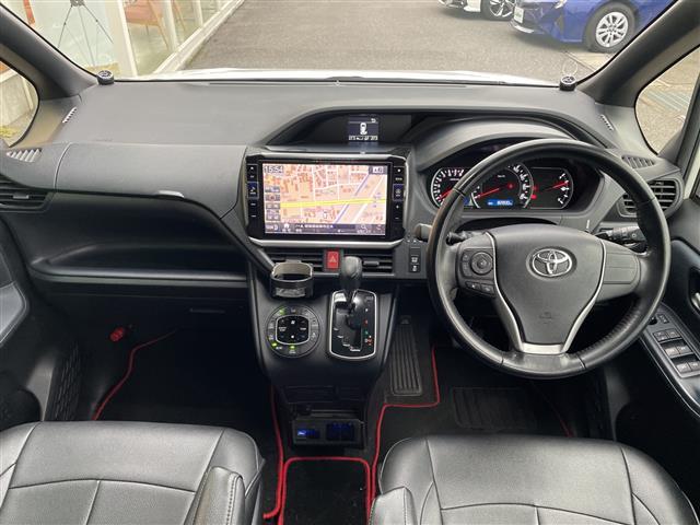 ヴォクシー ＺＳ　禁煙車　社外ナビ　フリップダウンモニター　トヨタセーフティセンス　両側パワースライドドア　ＲＯＷＥＮフルエアロ　ＲＯＷＥＮリアウィング　オートライト　オートマチックハイビーム　ＬＥＤヘッドライト（2枚目）
