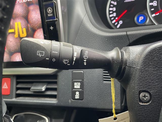 ヴォクシー ＺＳ　禁煙車　社外ナビ　フリップダウンモニター　トヨタセーフティセンス　両側パワースライドドア　ＲＯＷＥＮフルエアロ　ＲＯＷＥＮリアウィング　オートライト　オートマチックハイビーム　ＬＥＤヘッドライト（12枚目）