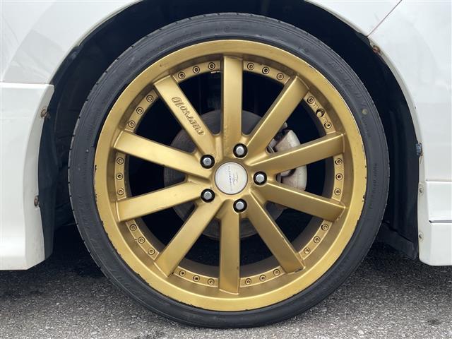 ヴォクシー ＺＳ　禁煙車　社外ナビ　フリップダウンモニター　トヨタセーフティセンス　両側パワースライドドア　ＲＯＷＥＮフルエアロ　ＲＯＷＥＮリアウィング　オートライト　オートマチックハイビーム　ＬＥＤヘッドライト（17枚目）