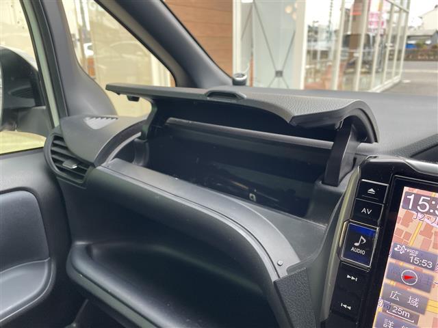 ヴォクシー ＺＳ　禁煙車　社外ナビ　フリップダウンモニター　トヨタセーフティセンス　両側パワースライドドア　ＲＯＷＥＮフルエアロ　ＲＯＷＥＮリアウィング　オートライト　オートマチックハイビーム　ＬＥＤヘッドライト（30枚目）