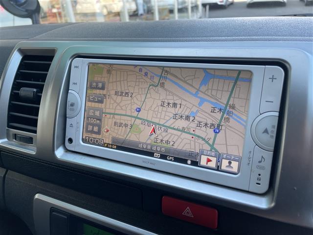 ハイエースバン スーパーGL 禁煙車 純正ナビ ワンセグTV 4WD 両側パワースライドドア バックカメラ ビルトインETC 純正アルミホイール 純正フロアマット 純正ドアバイザー ドライブレコーダー フォグライト オートエアコン(3枚目)