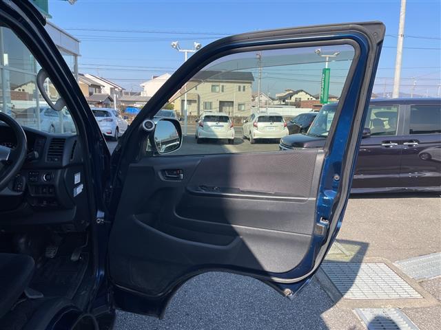 ハイエースバン スーパーGL 禁煙車 純正ナビ ワンセグTV 4WD 両側パワースライドドア バックカメラ ビルトインETC 純正アルミホイール 純正フロアマット 純正ドアバイザー ドライブレコーダー フォグライト オートエアコン(37枚目)