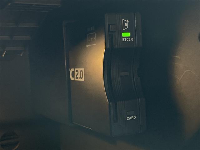 Ａクラスセダン Ａ１８０　スタイルセダン　禁煙車　純正ナビ　Ｂカメラ　ドラレコ　シートヒータ　パワーシート　ＢＳＭ　オートライト　ＬＥＤ　フォグランプ　オートエアコン　プッシュスタート　スマートキー　スペアキー　純正アルミホイール　ＥＴＣ（8枚目）