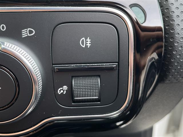 Ａクラスセダン Ａ１８０　スタイルセダン　禁煙車　純正ナビ　Ｂカメラ　ドラレコ　シートヒータ　パワーシート　ＢＳＭ　オートライト　ＬＥＤ　フォグランプ　オートエアコン　プッシュスタート　スマートキー　スペアキー　純正アルミホイール　ＥＴＣ（31枚目）