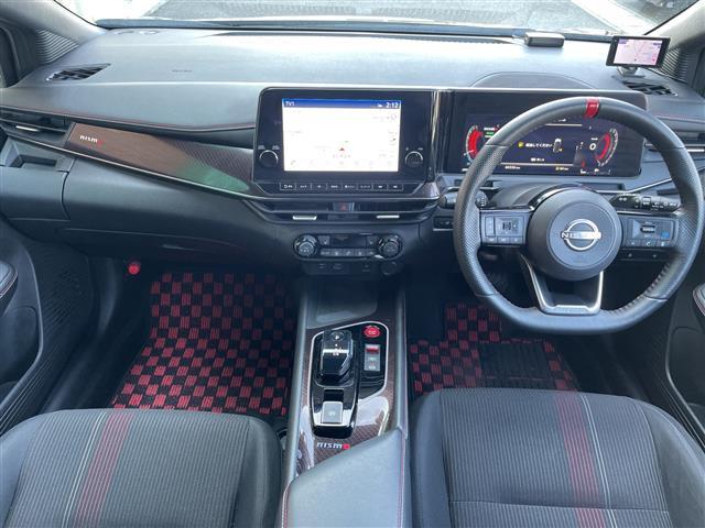 オーラ ニスモ 禁煙車 日産コネクトナビゲーション フルセグTV プロパイロット アラウンドビューカメラ 寒冷地仕様 インテリジェントミラー インテリジェントキー ワイヤレス充電 ハーフレザーシート ドラレコ ETC(2枚目)