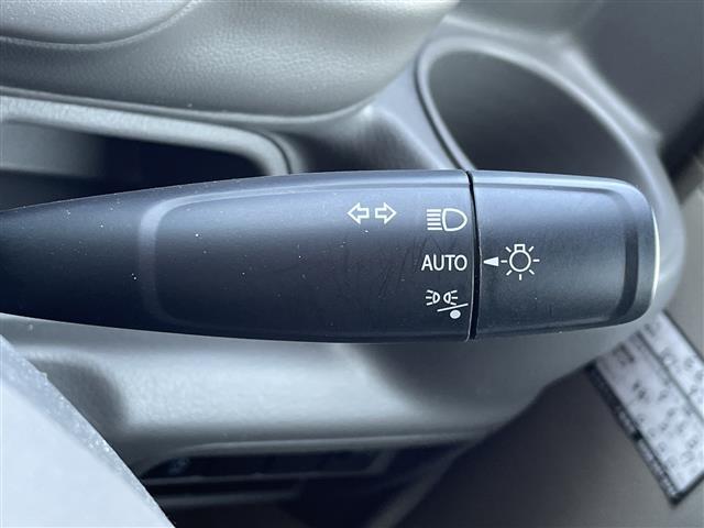 エブリイ ＰＡリミテッド　禁煙車　純正ナビ　スズキセーフティサポート　デュアルカメラブレーキサポート　誤発進抑制機能　車線逸脱警報機能　後退時ブレーキサポート　アイドリングストップ　電波式キーレスエントリー　ＵＳＢ電源ソケット（12枚目）